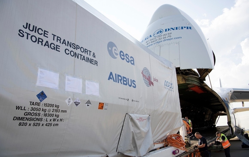 The Airbus-built JUICE spacecraft (Ph. Airbus)