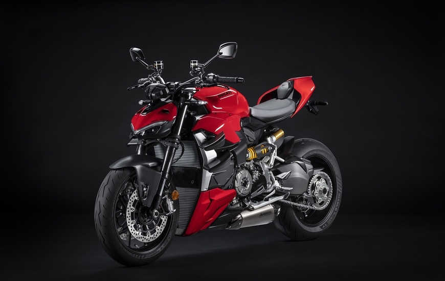 Ducati Streetfighter V2 accessorized (Ph. Ducati)