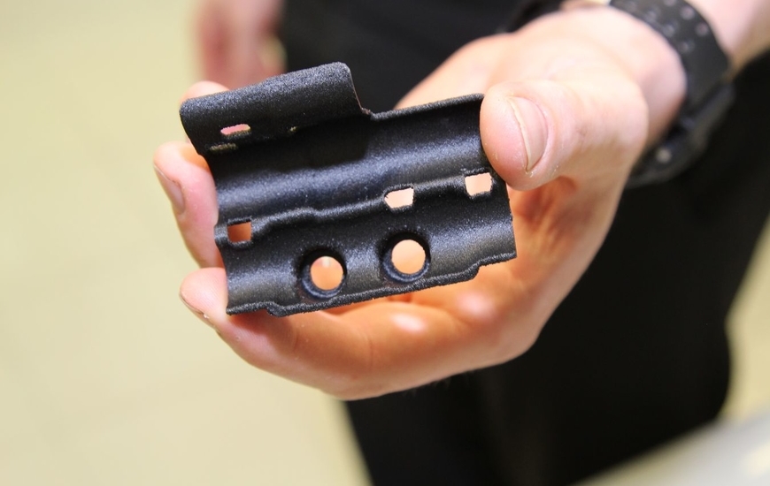 A 3D printed structural bracket (www.mclaren.com)