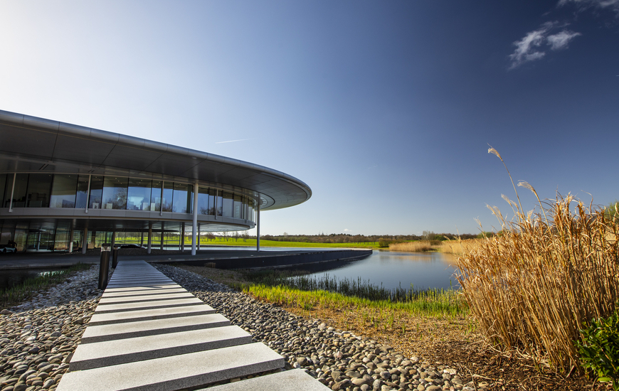 Ph. McLaren Automotive