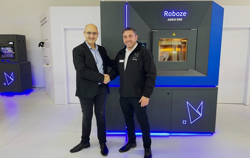 The agreement (Ph. Roboze)