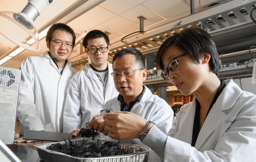 Jinwen Zhang with his team (ph. WSU)