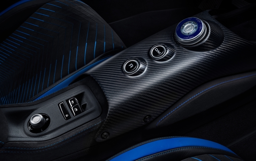Maserati MC20 (interiors)